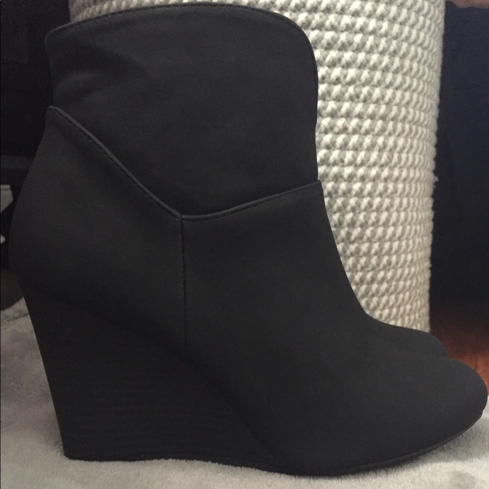 Women’s Black Suede Ankle Wedge Boots New in Box - Picture 1 of 16